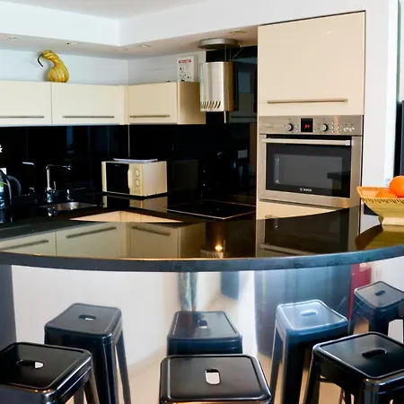 Calle Iglesia Apartment *